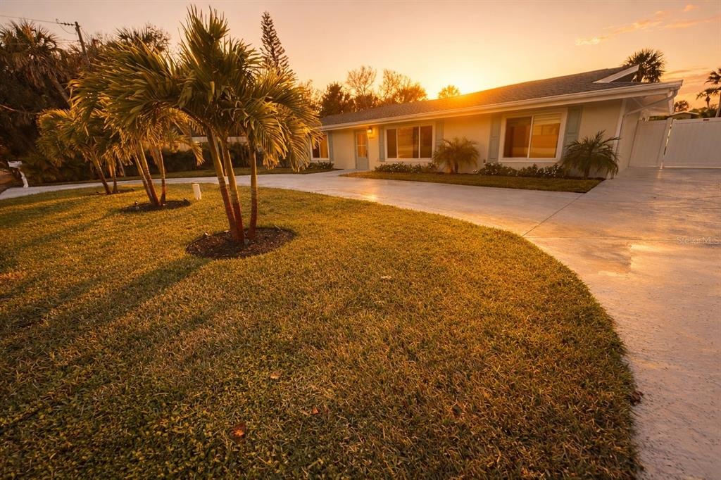 Gleason Ave, Sarasota, FL 34242