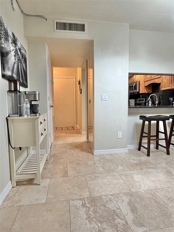Oak Dr, Tampa, FL 33611 #1