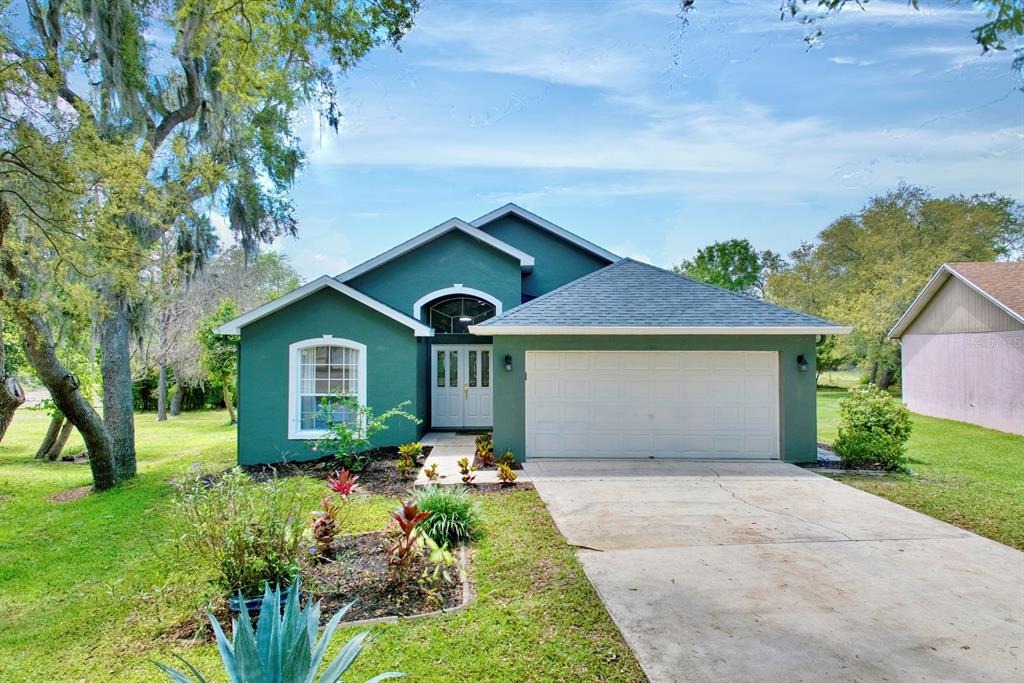 Tequesta Trl, Lake Wales, FL 33898