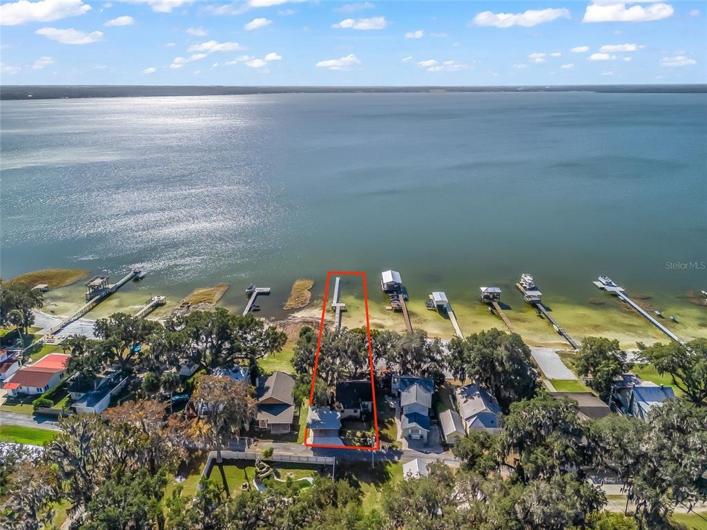 124th Pl, Ocklawaha, FL 32179