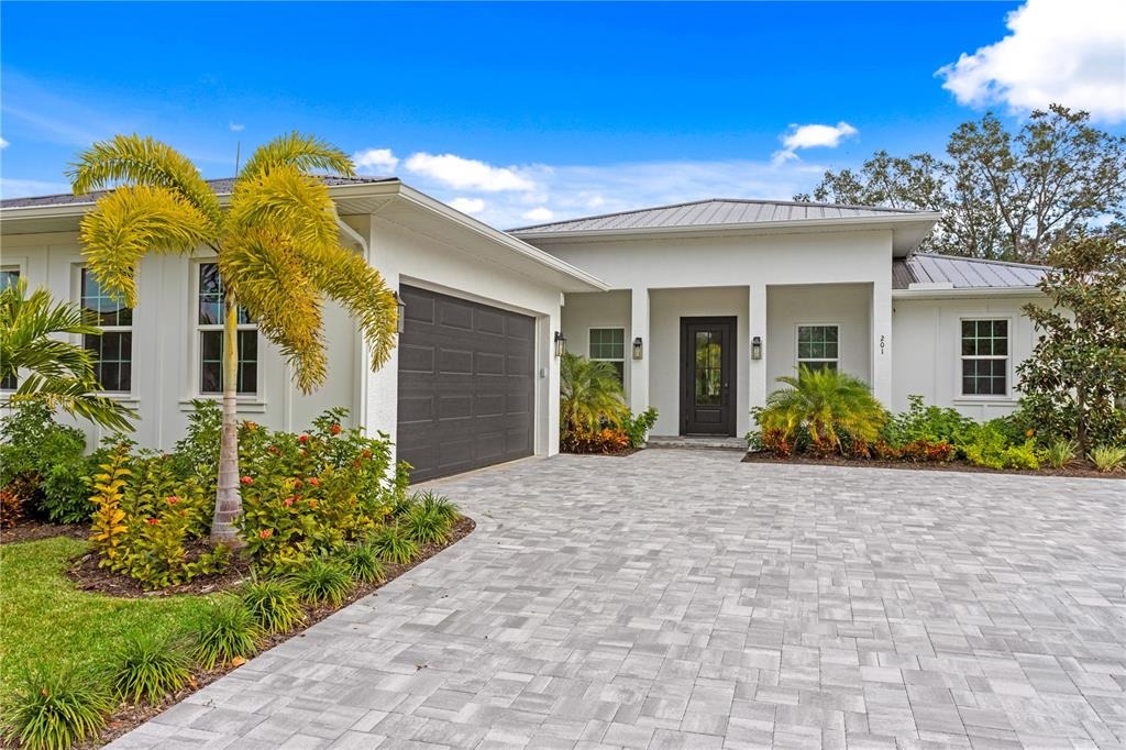Shade Ave, Sarasota, FL 34237