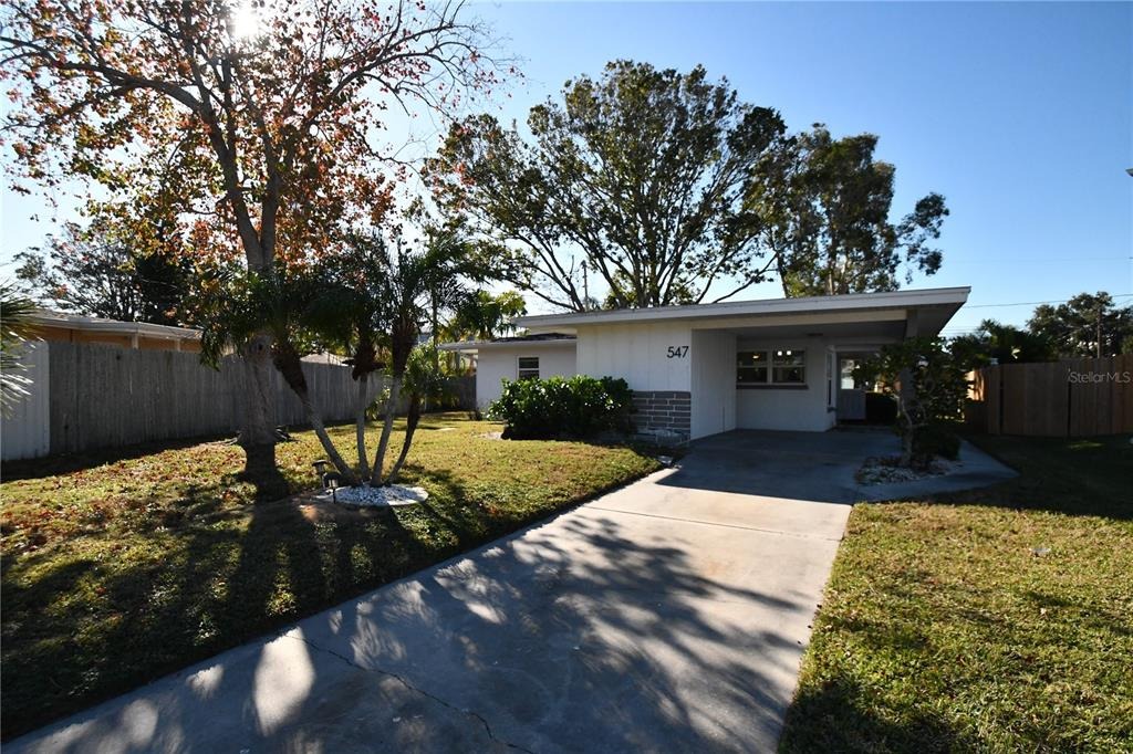 Trade Winds Dr, Dunedin, FL 34698
