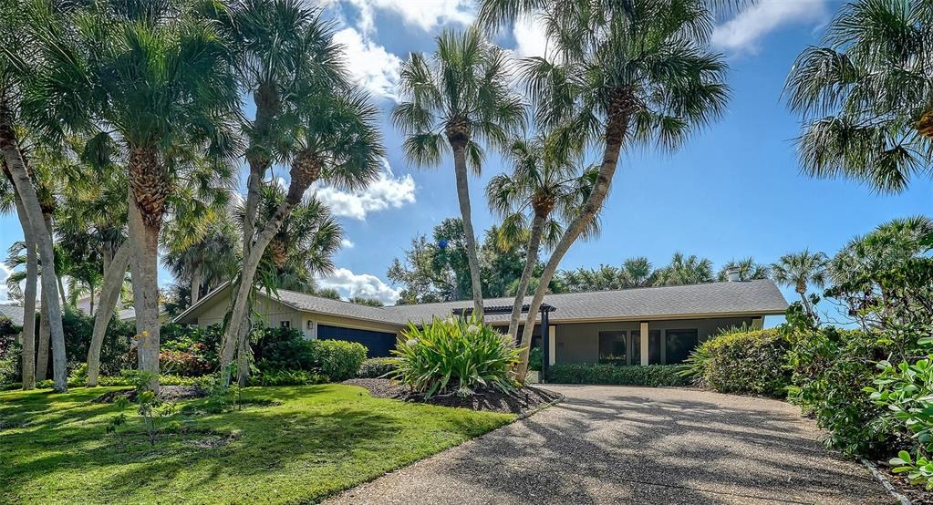 Siesta Ct, Sarasota, FL 34242