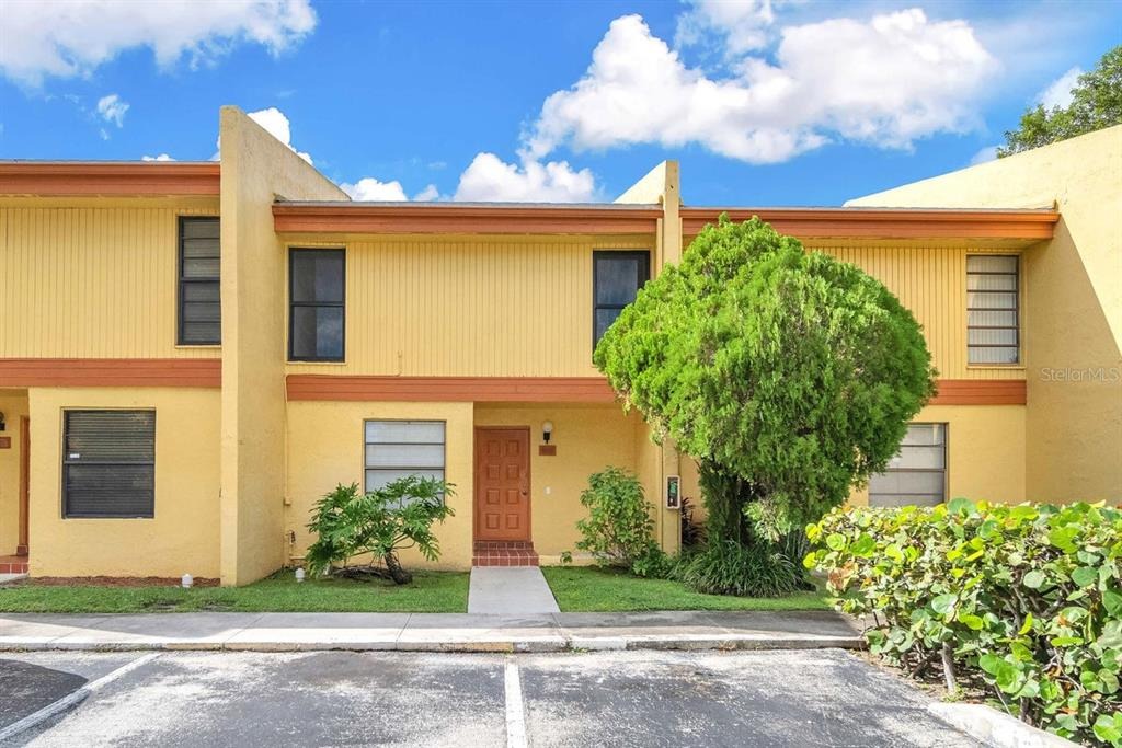 93rd Ave, Pembroke Pines, FL 33024