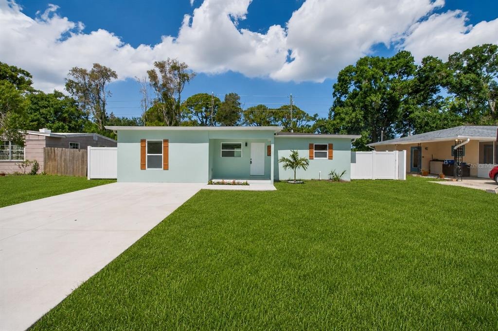 Melody Ln, Largo, FL 33771