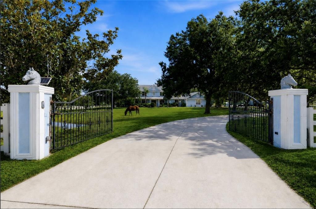 77th Ave, Bradenton, FL 34202