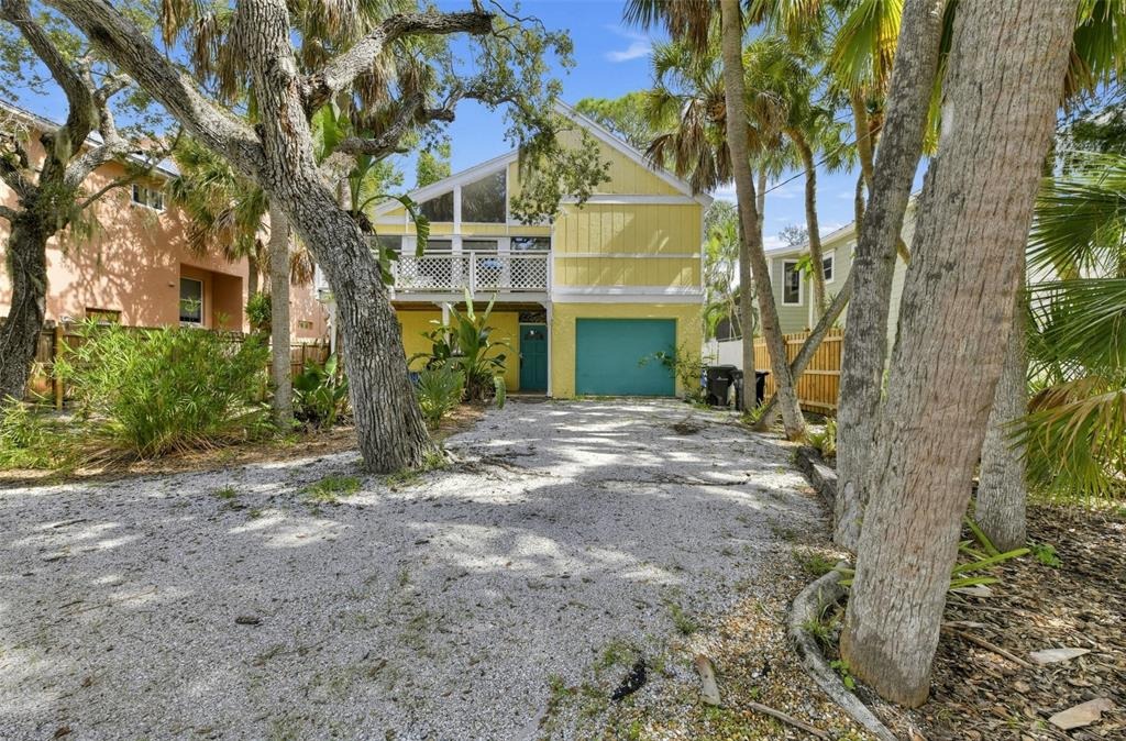 Commonwealth Dr, Sarasota, FL 34242