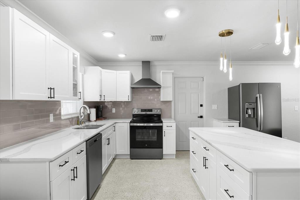 Yacht Club Dr, Treasure Island, FL 33706 #1