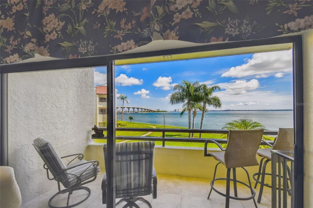 1st St, Saint Petersburg, FL 33715