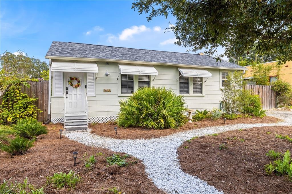 Woodlawn Ave, Tampa, FL 33603