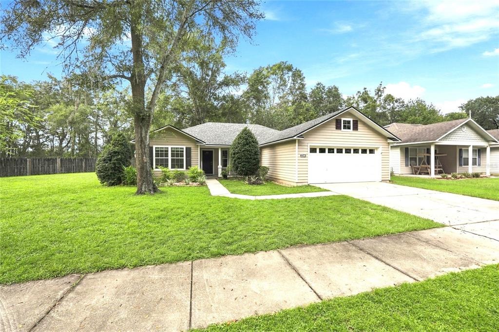 162nd Dr, Alachua, FL 32615