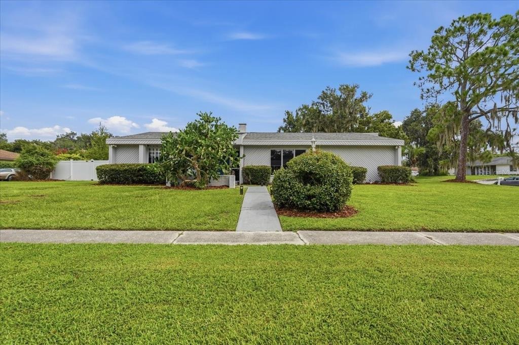 Elm Sq, Lakeland, FL 33813