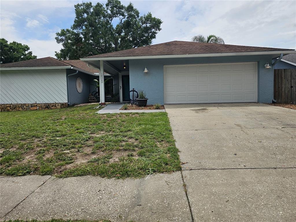Swan Lake Dr, Lutz, FL 33549