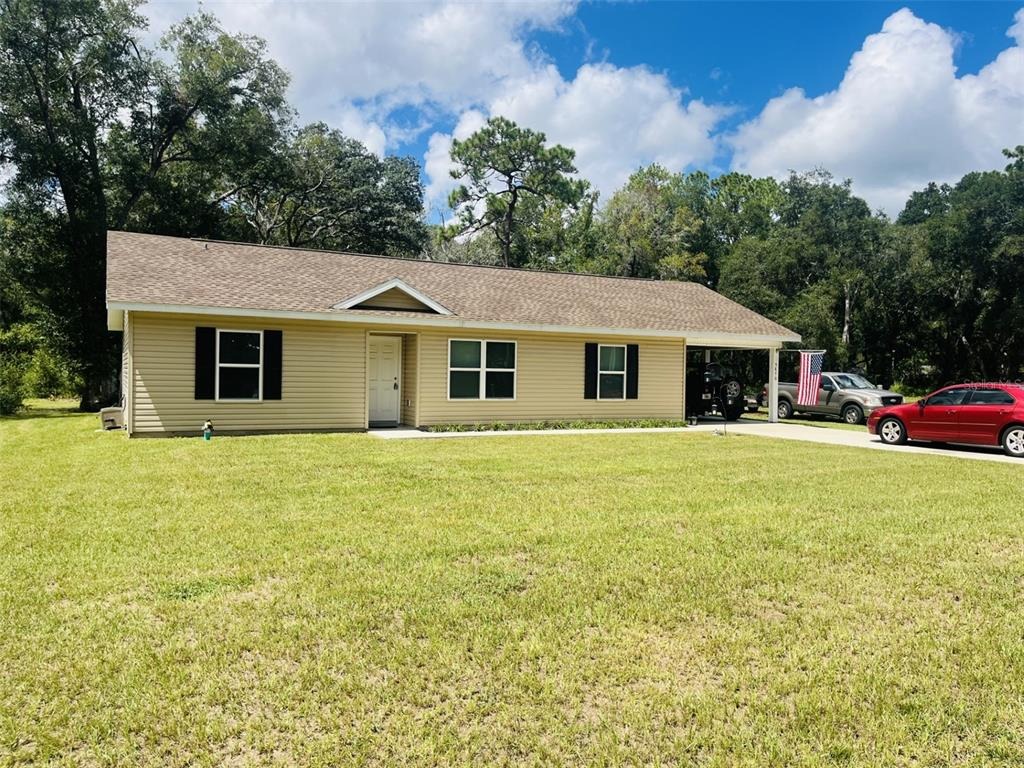 171st Ct, Ocklawaha, FL 32179