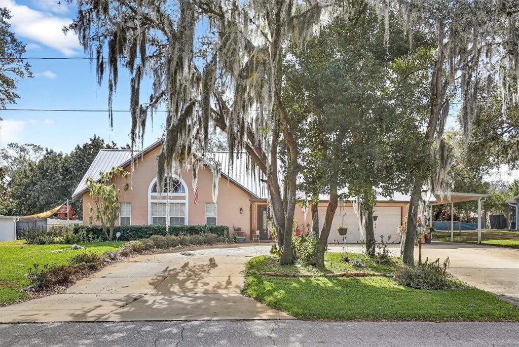 Charing Rd, Avon Park, FL 33825