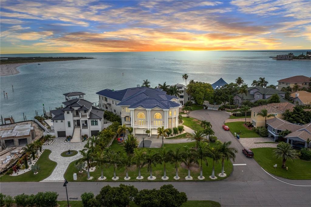 Nina Dr, Saint Petersburg, FL 33715