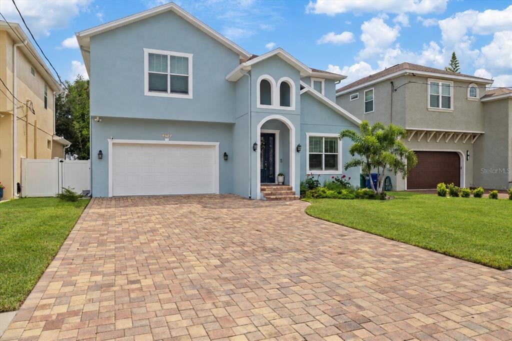 Gray St, Tampa, FL 33609