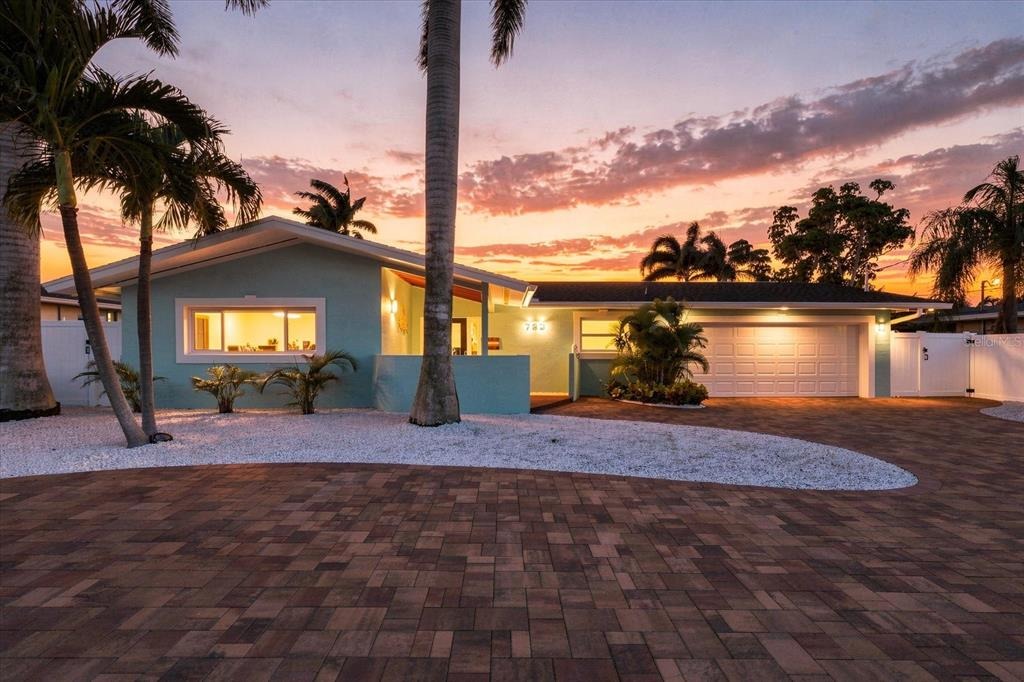Causeway Blvd, Saint Petersburg, FL 33707