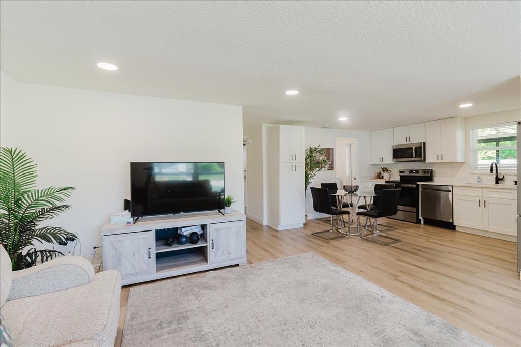 17th St, Saint Petersburg, FL 33713 #1