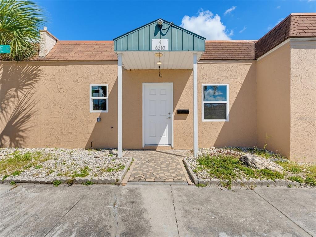 Providence Cir, New Port Richey, FL 34652