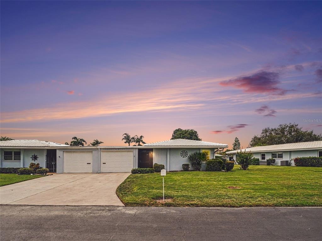Medford Ln, Sarasota, FL 34232