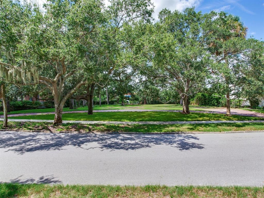 Shore Crest Cir, Tampa, FL 33609