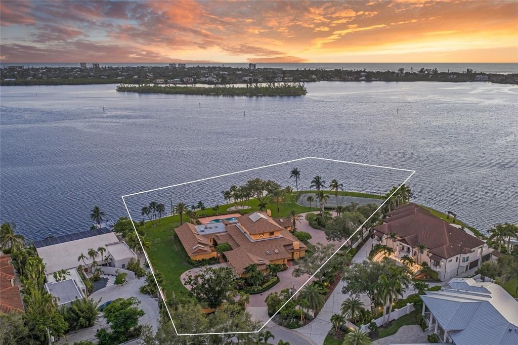 Lake Shore Dr, Sarasota, FL 34231