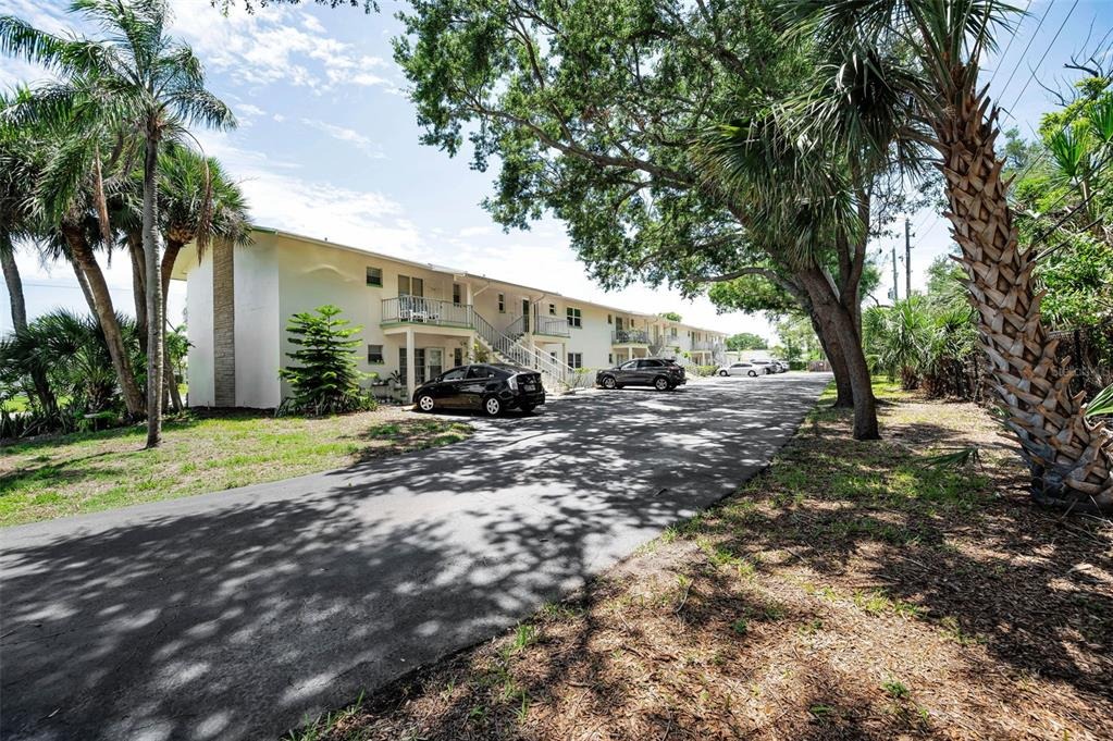 Bardmoor Blvd, Seminole, FL 33777