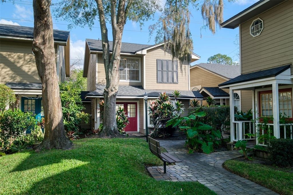 Scotchwood Gln, Orlando, FL 32822