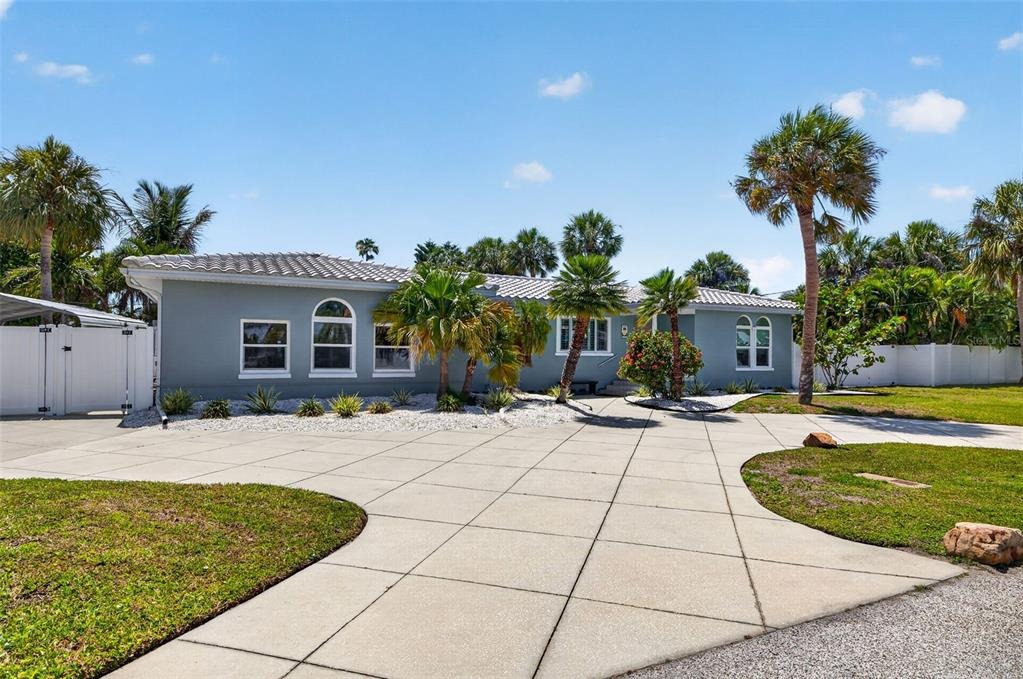 Narcissus Ave, Clearwater Beach, FL 33767