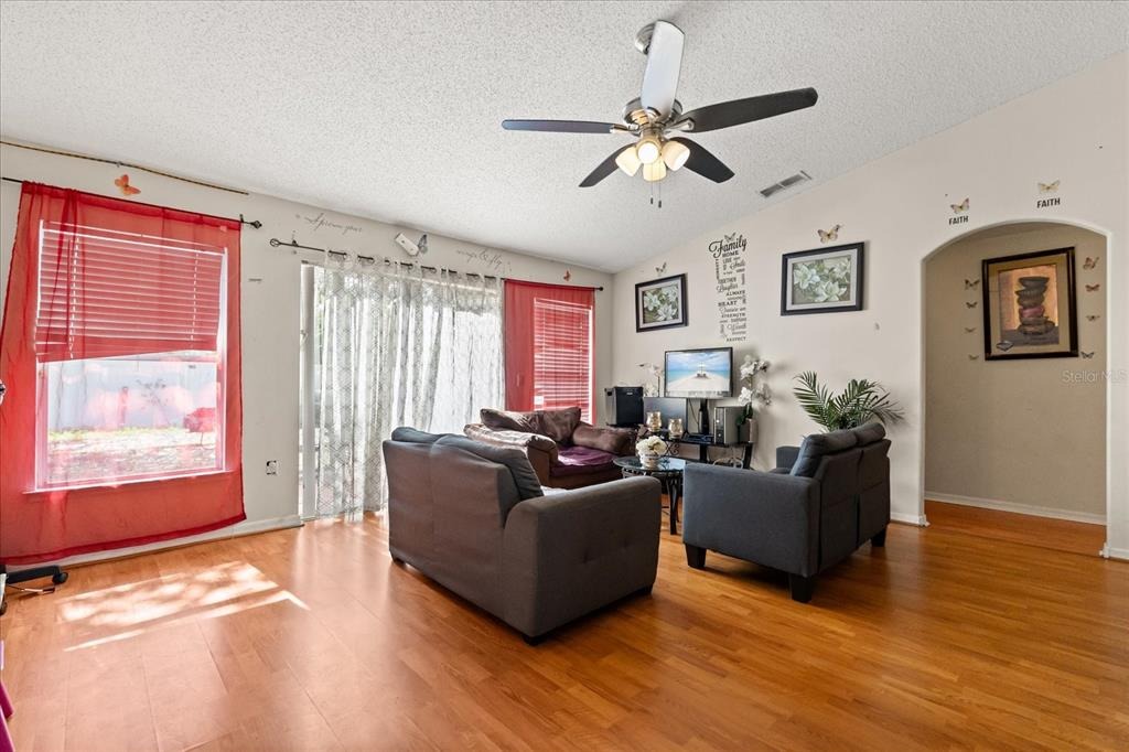 Dunbarton Ct, Kissimmee, FL 34758