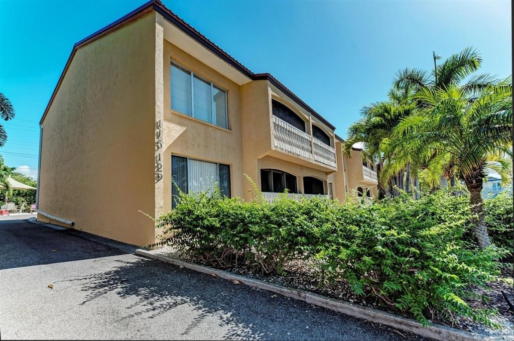 Tyler Dr, Sarasota, FL 34236