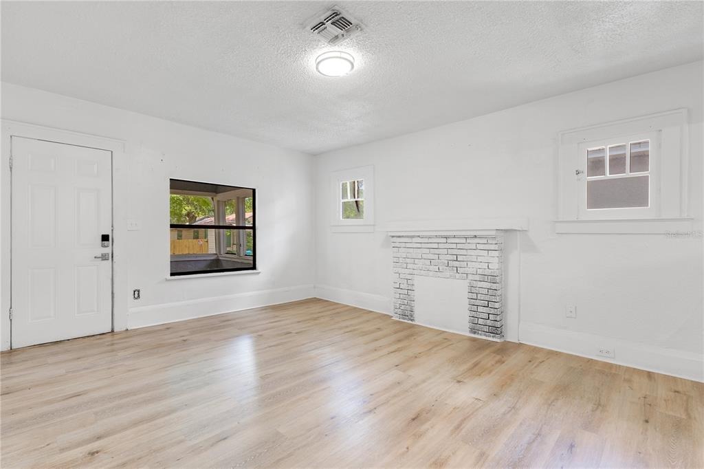 Colyer St, Orlando, FL 32805 #1