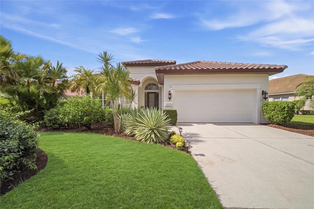 Lennox Pl, University Park, FL 34201