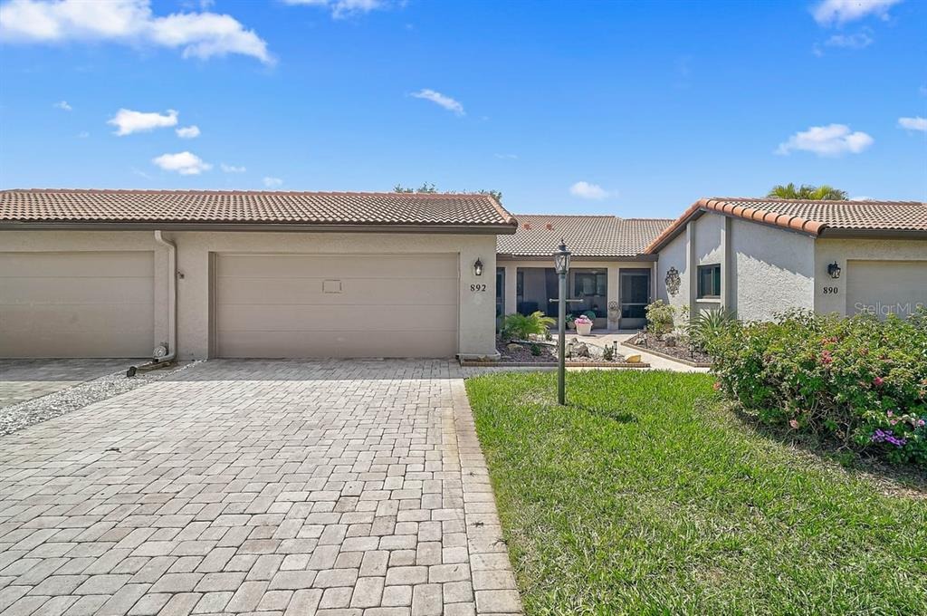 Country Club Cir, Venice, FL 34293