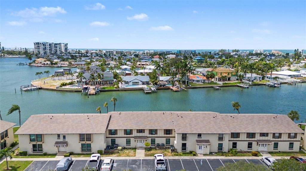 Plaza Seville Ct, Treasure Island, FL 33706