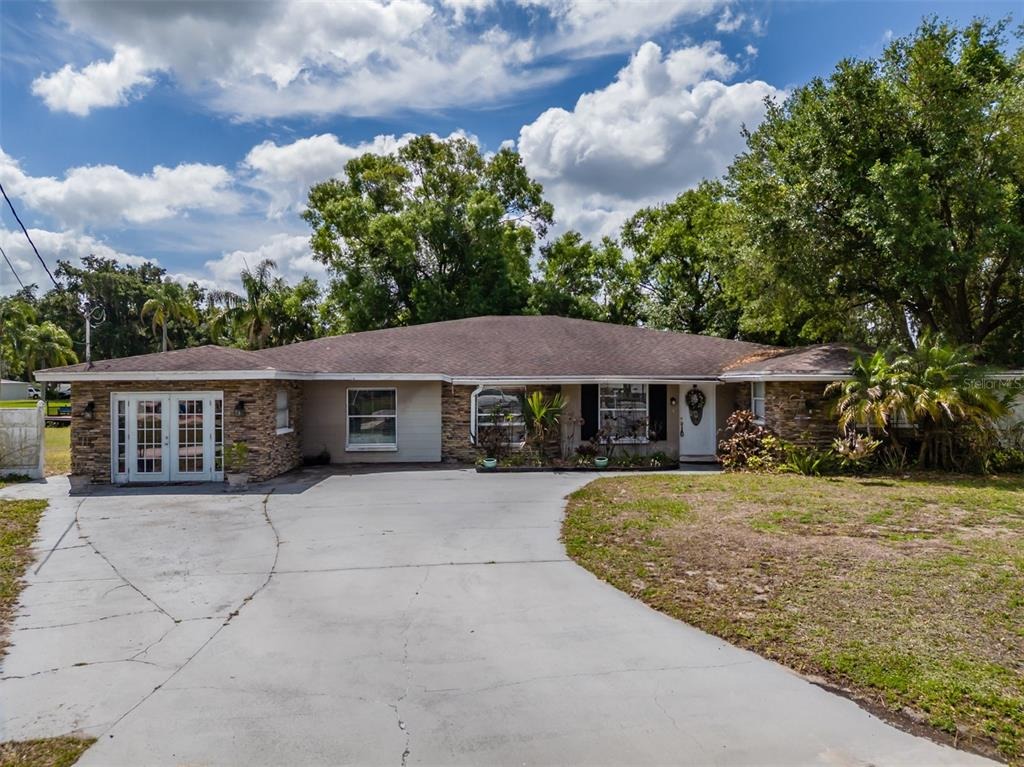 Tracer Dr, Lutz, FL 33549