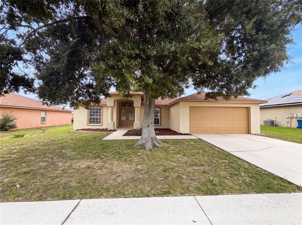 Highland Crest Cir, Lake Wales, FL 33853