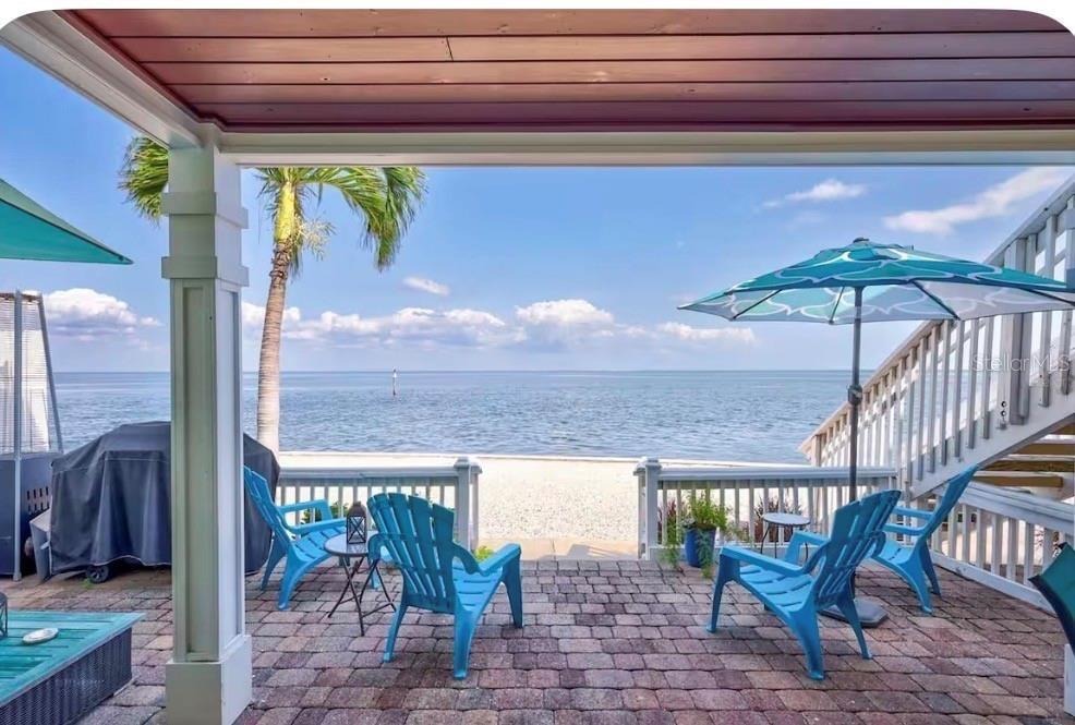 Coquina Key Dr, Saint Petersburg, FL 33705