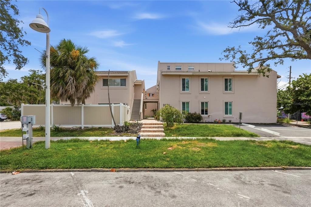 Beach Blvd, Gulfport, FL 33707