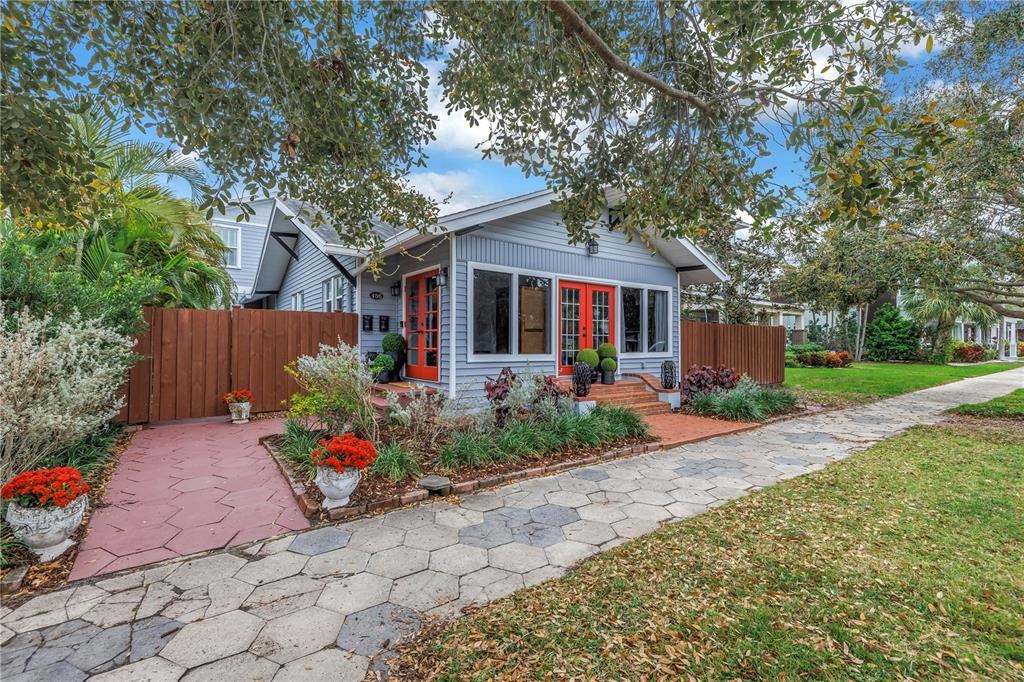 12th Ave, Saint Petersburg, FL 33701