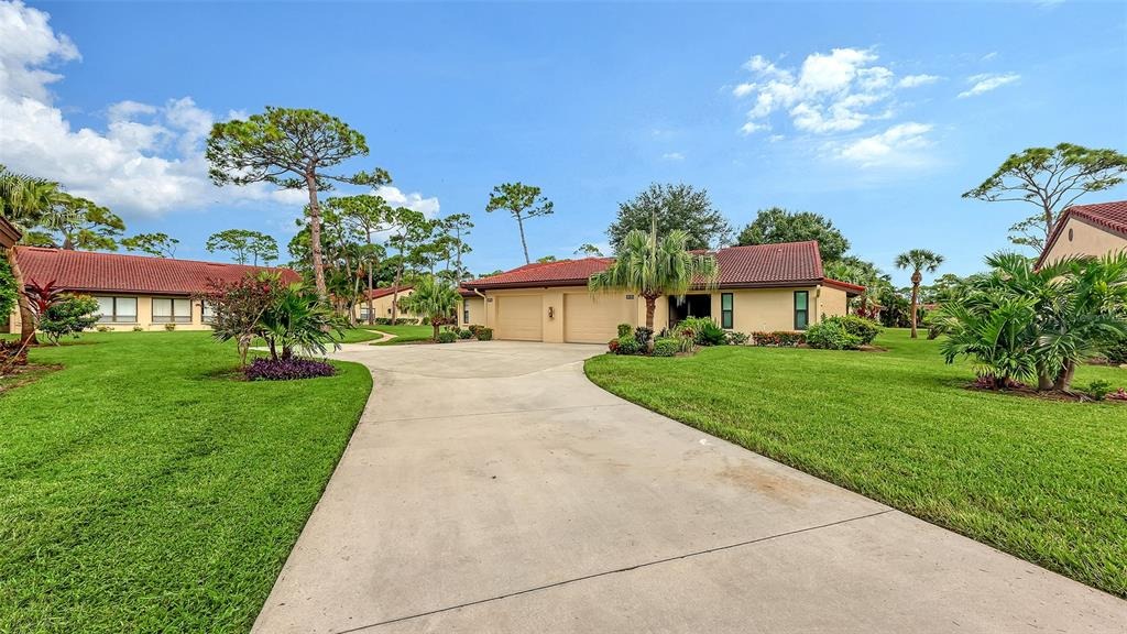 Pinecone Ct, Sarasota, FL 34238