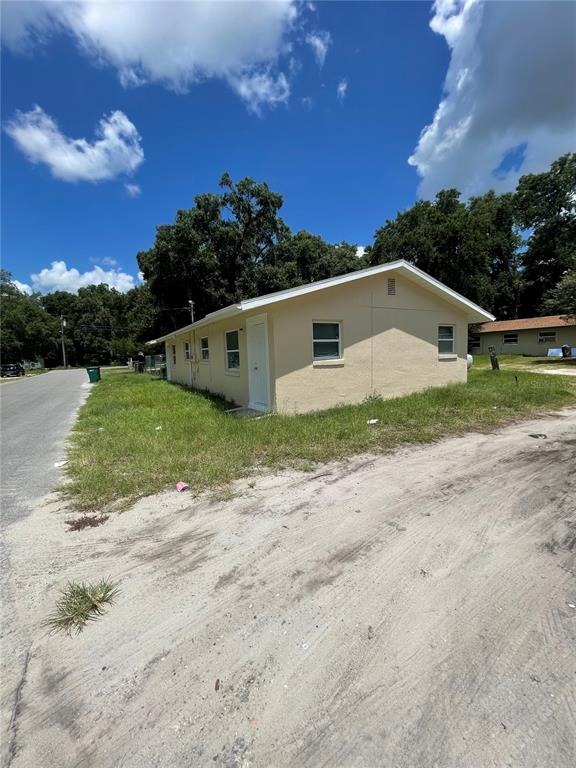 Terry St, Wildwood, FL 34785