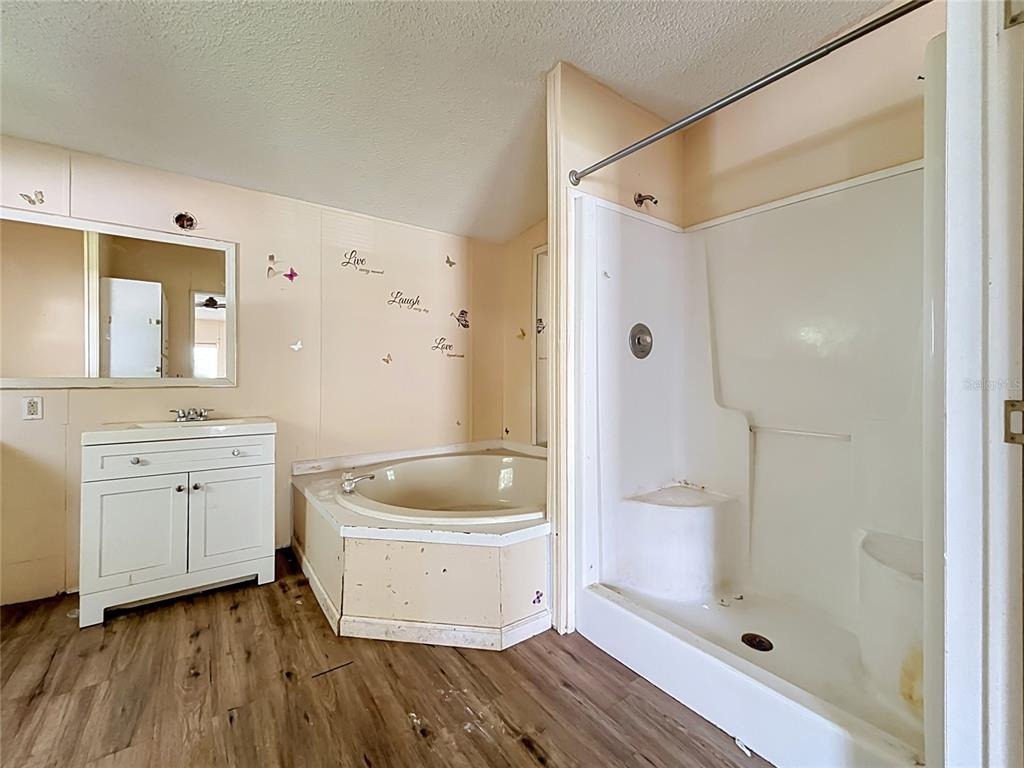 Lazy Lake Dr, Lakeland, FL 33801