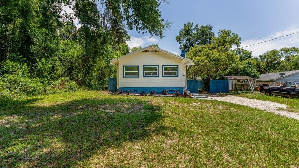 Carolina Ave, Deland, FL 32724