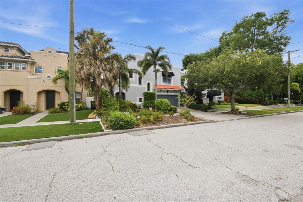 Westland Ave, Tampa, FL 33606