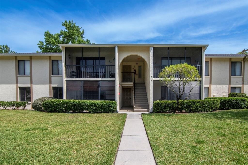 Lake Pine Way, Tarpon Springs, FL 34688