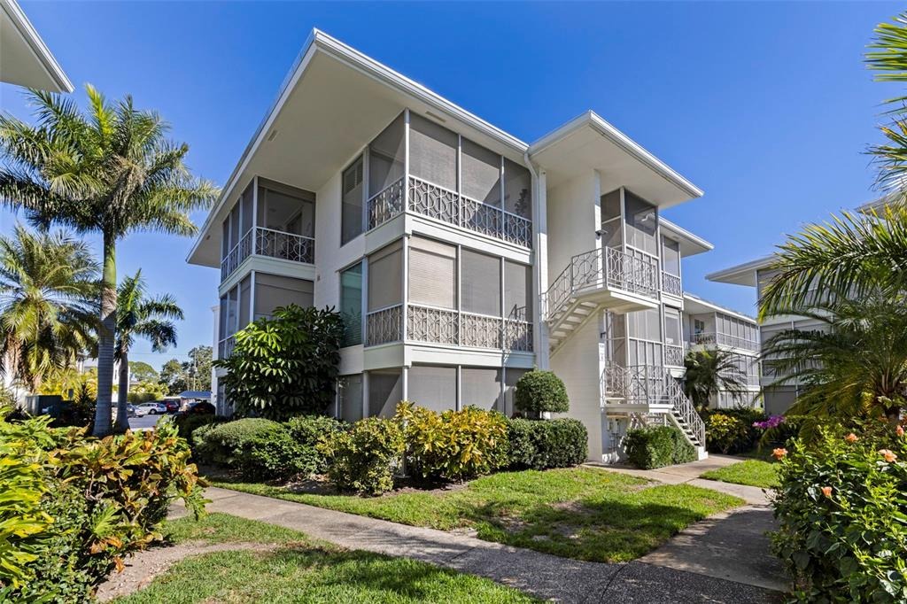 Shore Dr, Saint Petersburg, FL 33701