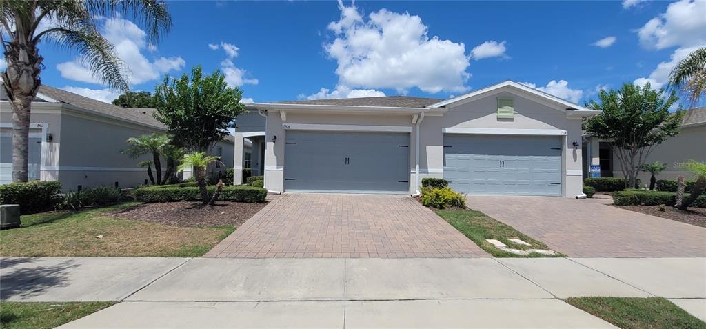 Flora Pass Pl, Kissimmee, FL 34747
