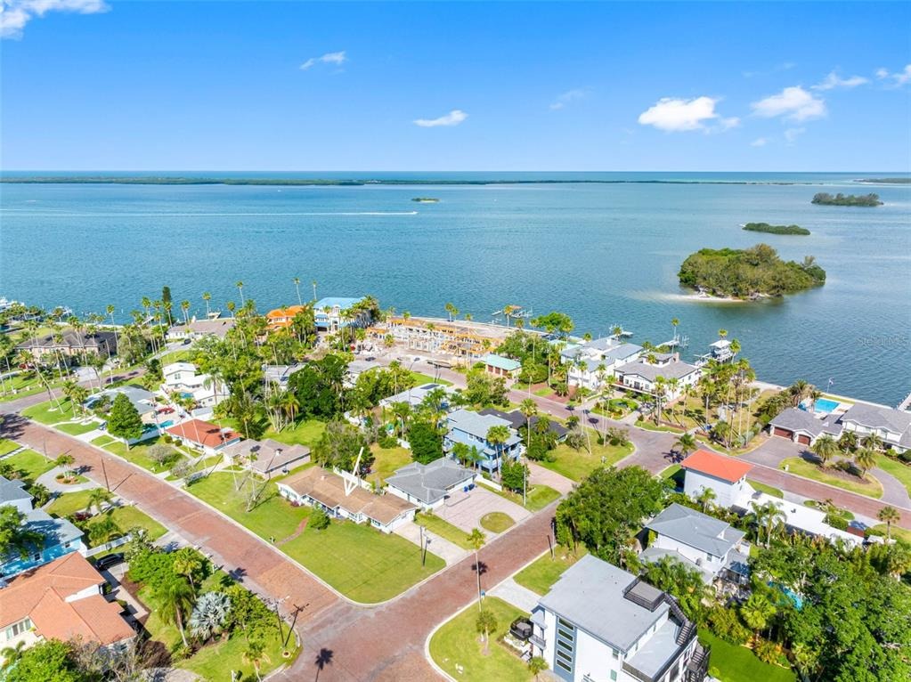 Santa Barbara Dr, Dunedin, FL 34698